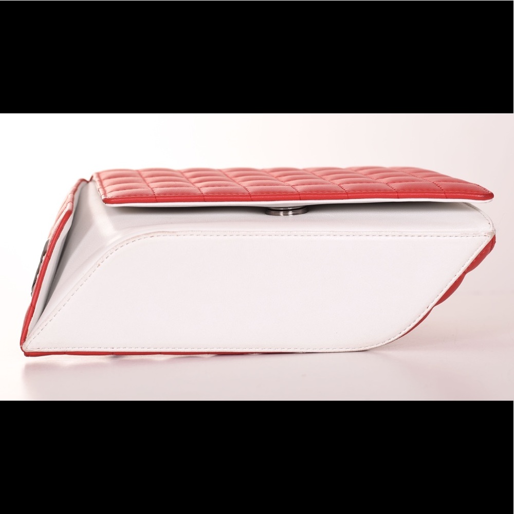 CHANEL Fresh Air Red & White Quilted Clutch Purse - Picture 5 of 8